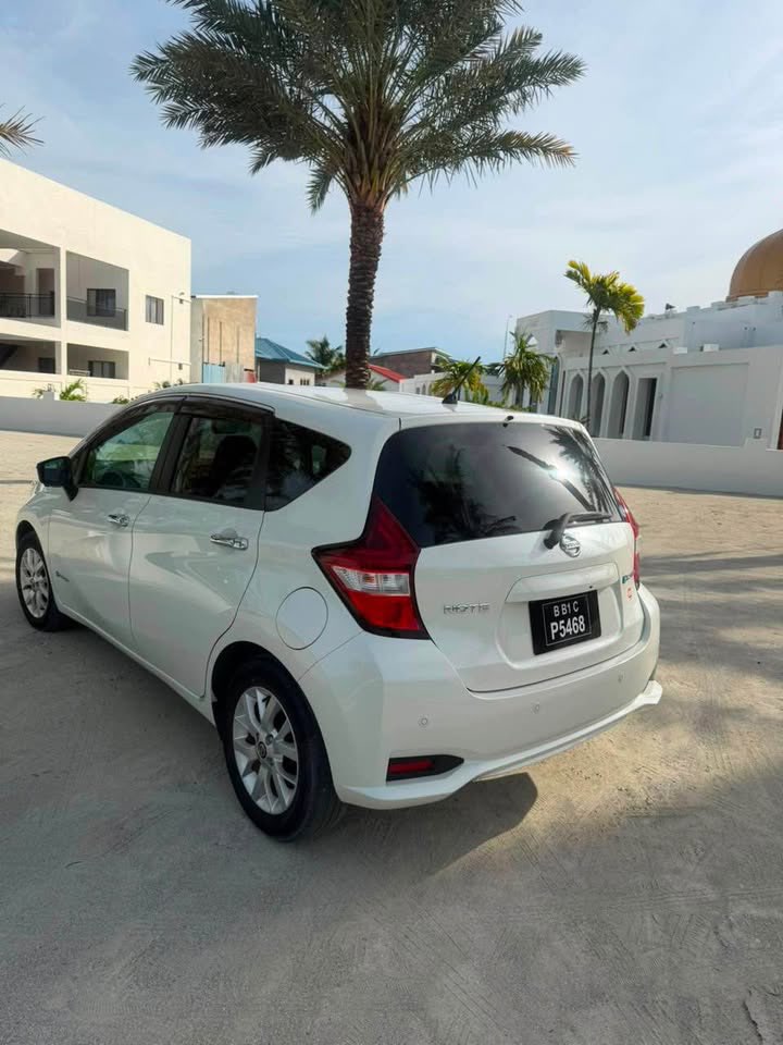 Used 2019 Nissan Note — photo 3