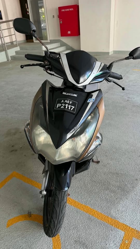 Used 2012 Honda Airblade — photo 2