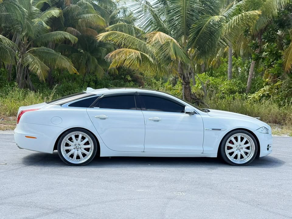 Used 2012 Jaguar XJ — photo 5