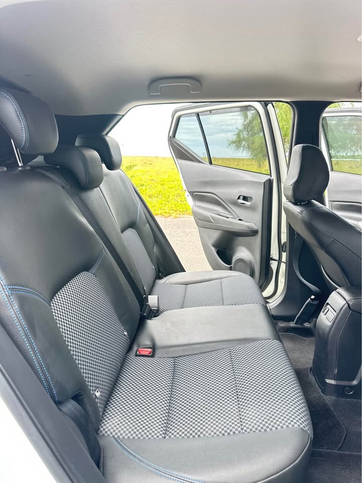 Used 2023 Nissan Kicks — photo 3