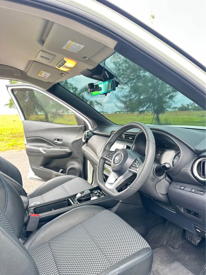Used 2023 Nissan Kicks — photo 4