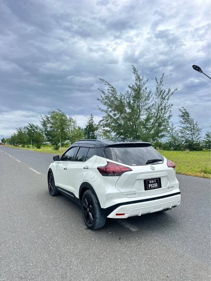 Used 2023 Nissan Kicks — photo 8