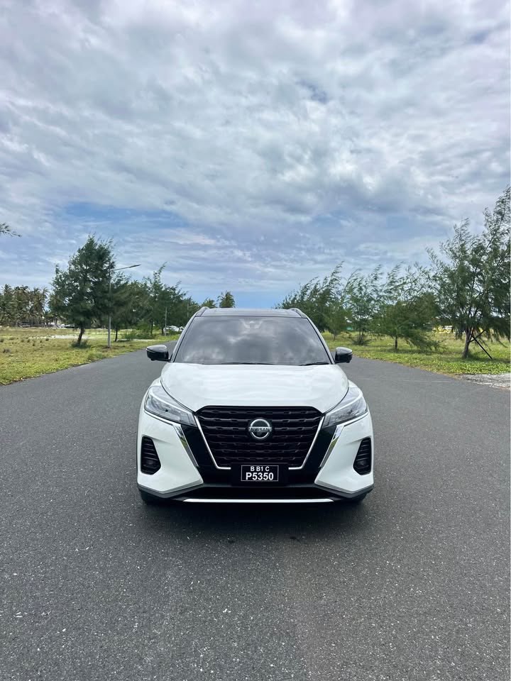 Used 2023 Nissan Kicks — photo 9