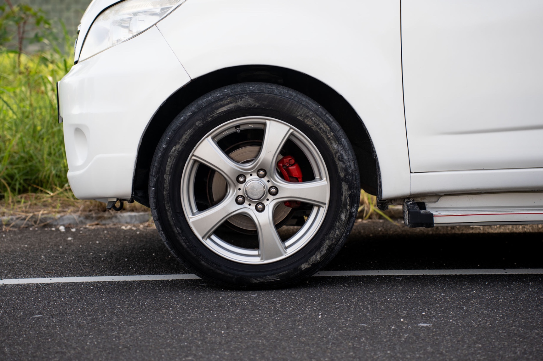 Used 2011 Toyota Rush — photo 4