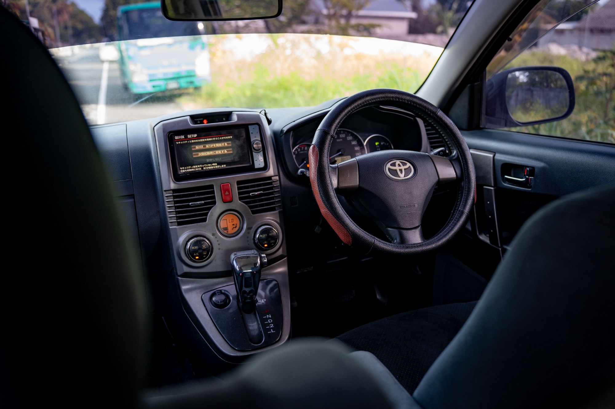 Used 2011 Toyota Rush — photo 6