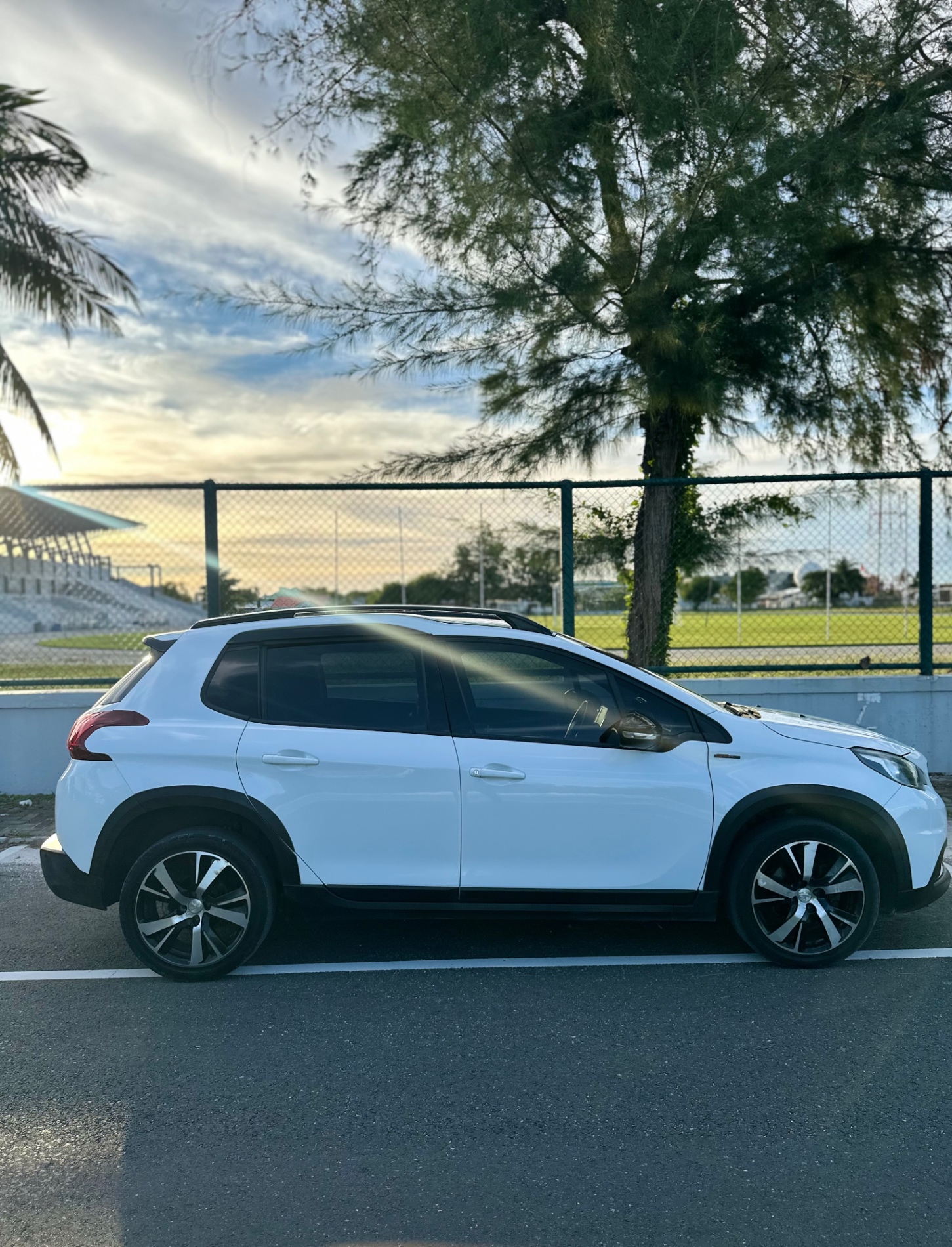 Used 2017 Peugeot 2008 — photo 4