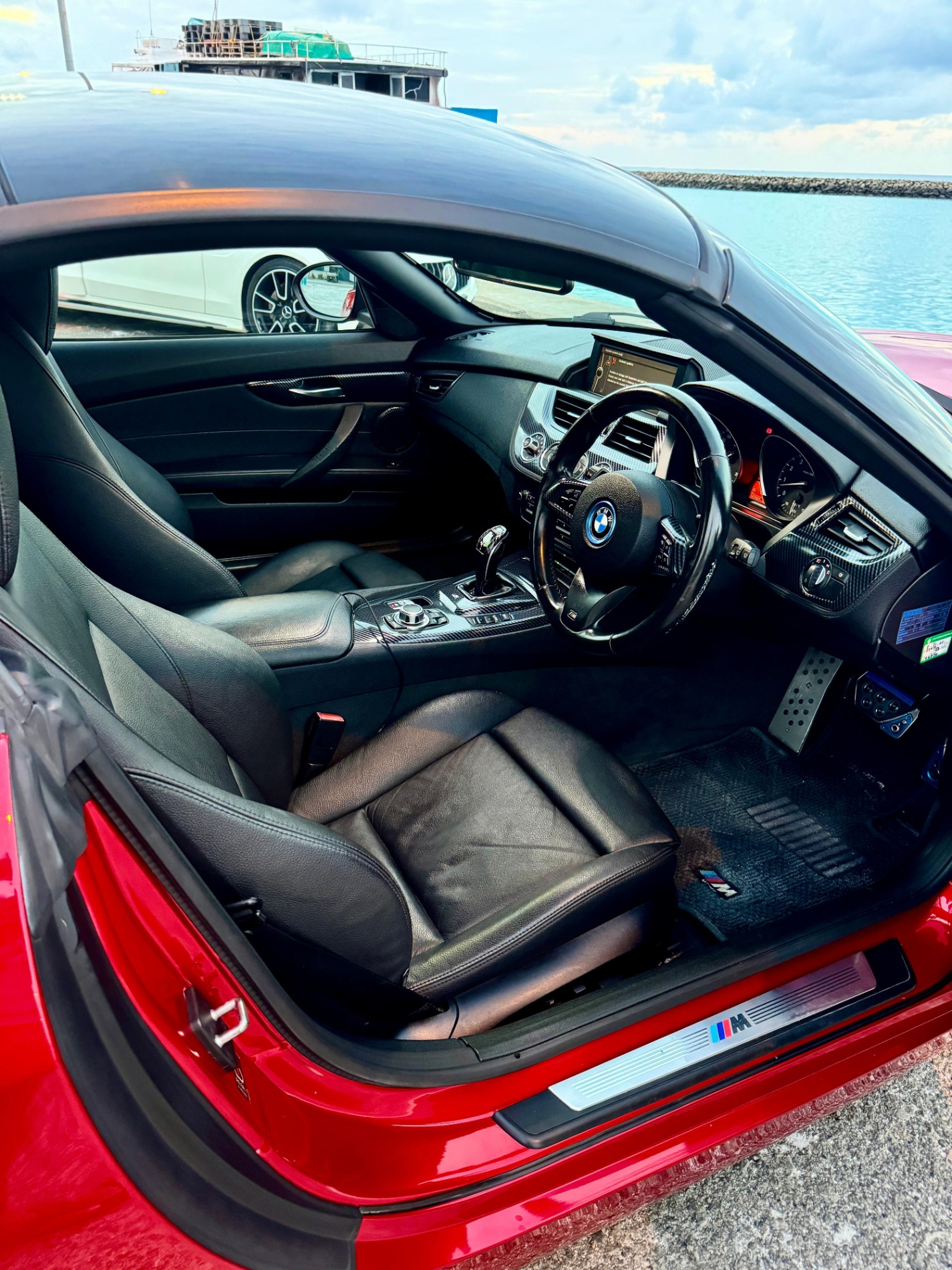 Used 2010 BMW Z4 — photo 9
