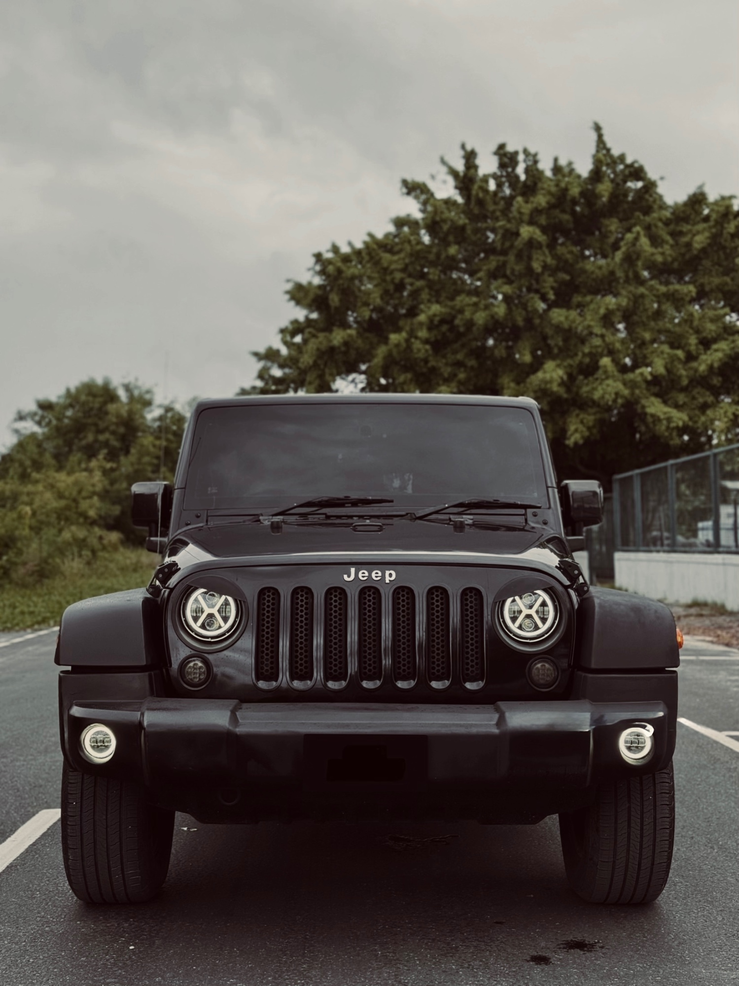 Used 2015 Jeep Wrangler — photo 2