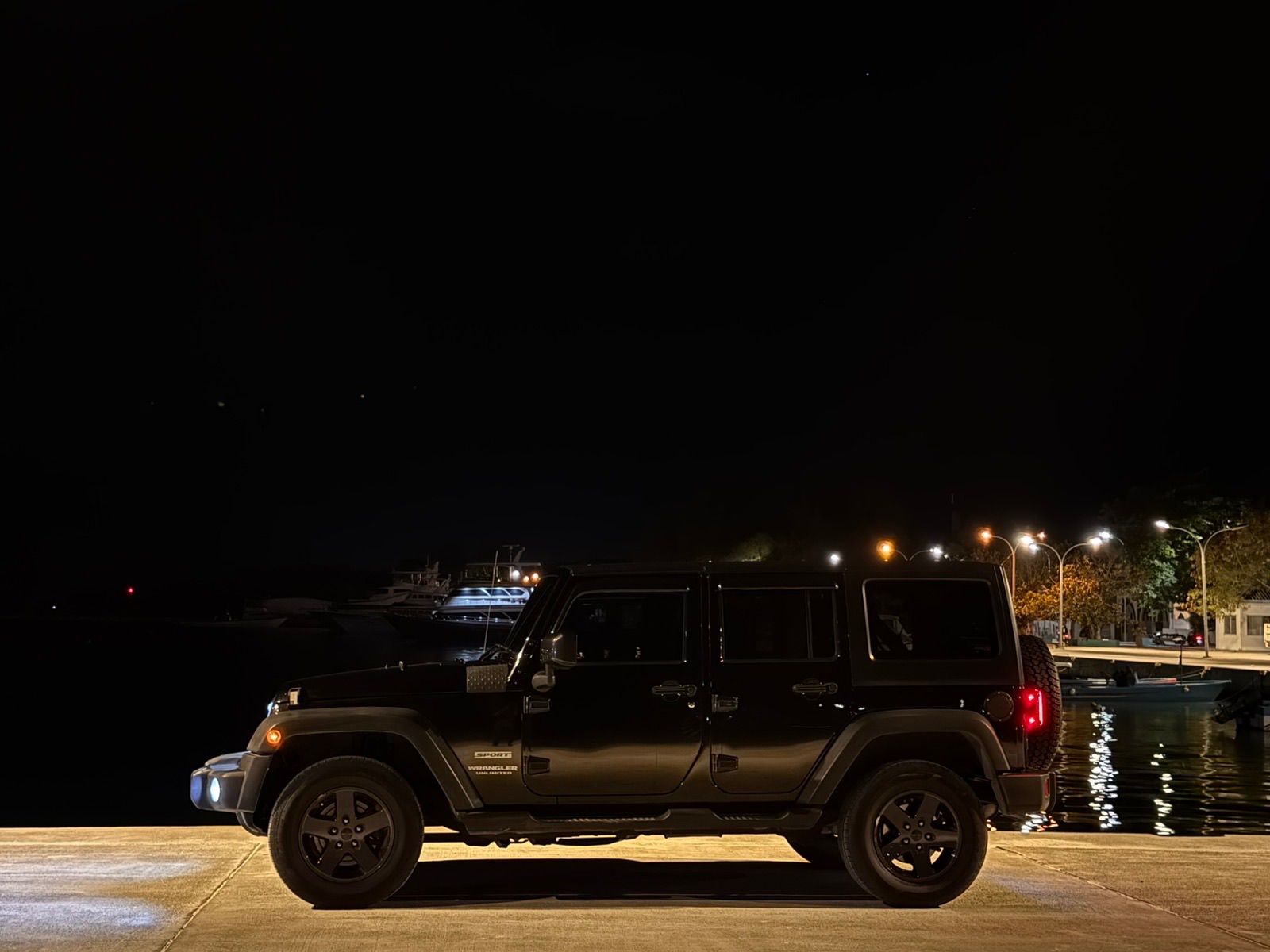 Used 2015 Jeep Wrangler — photo 9